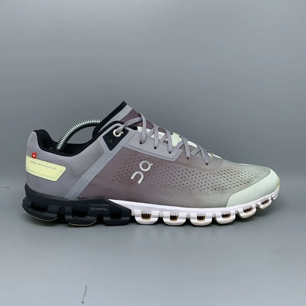 On Cloudflow Running Shoes Men’s‎ Sz 10